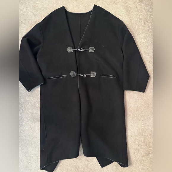 Totême Black Wool Clasp Coat - Size DK 34 - Picture 1 of 8